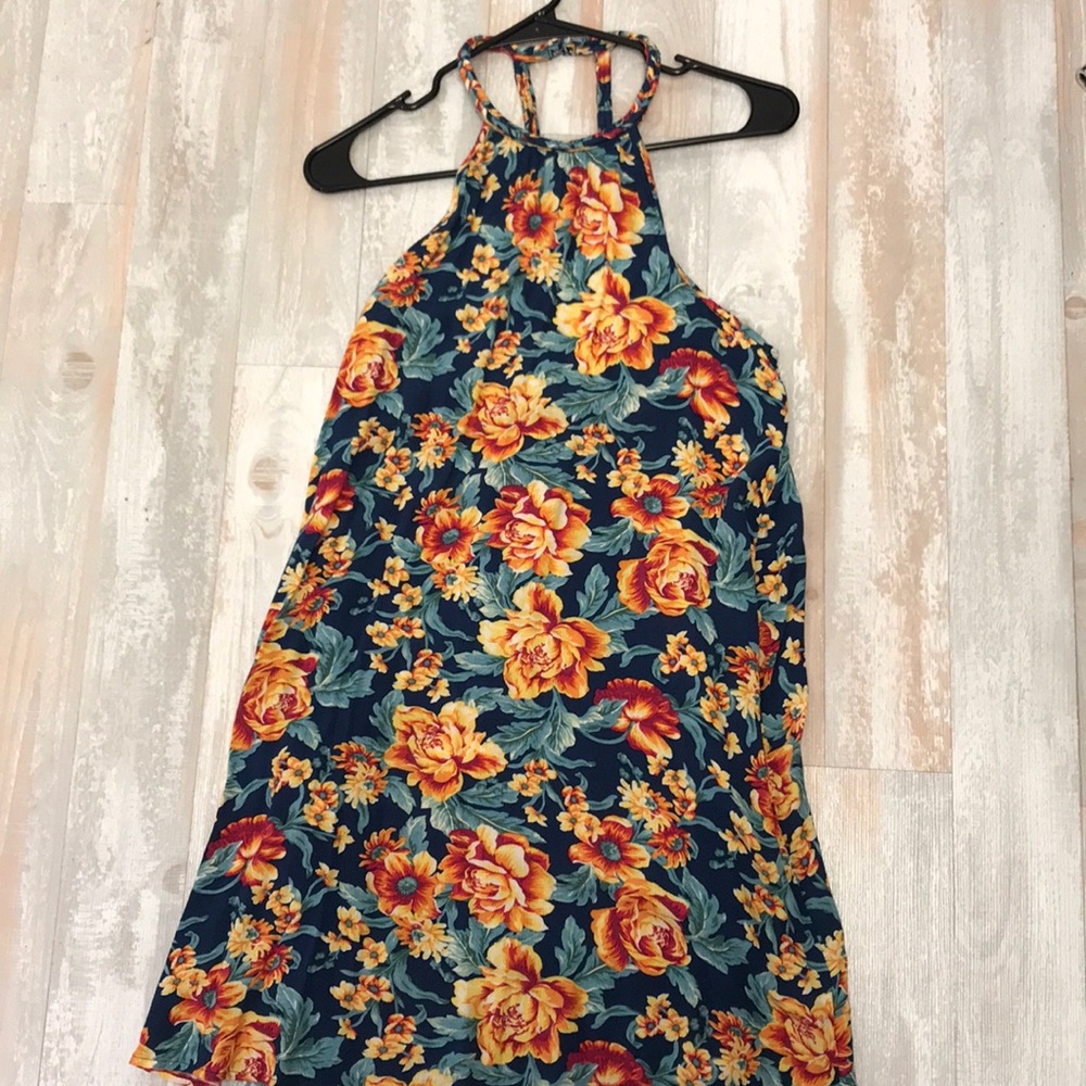 Floral float dress with pockets!